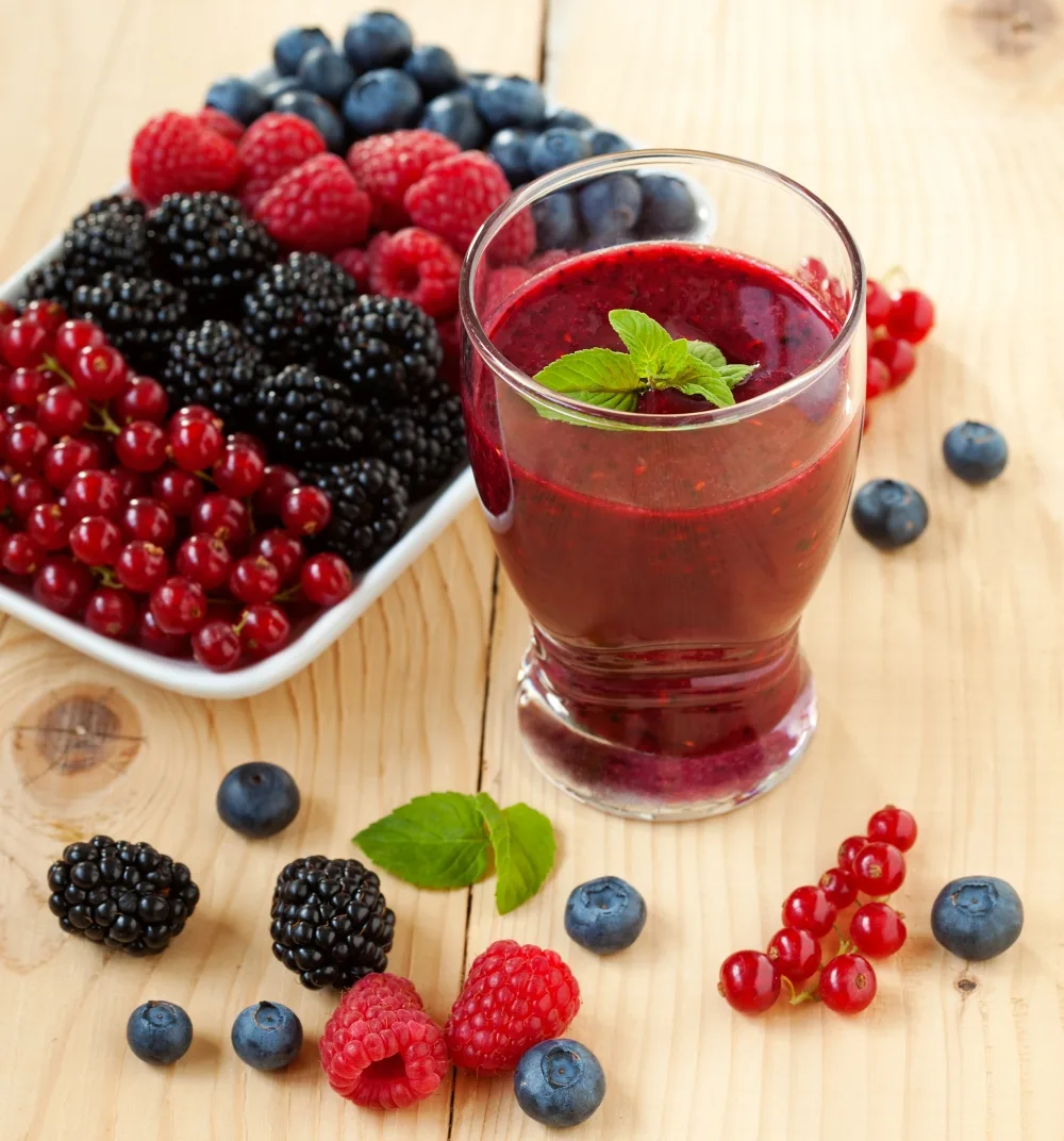 Berry, Pomegrante, and chard diet and detox smoothie  